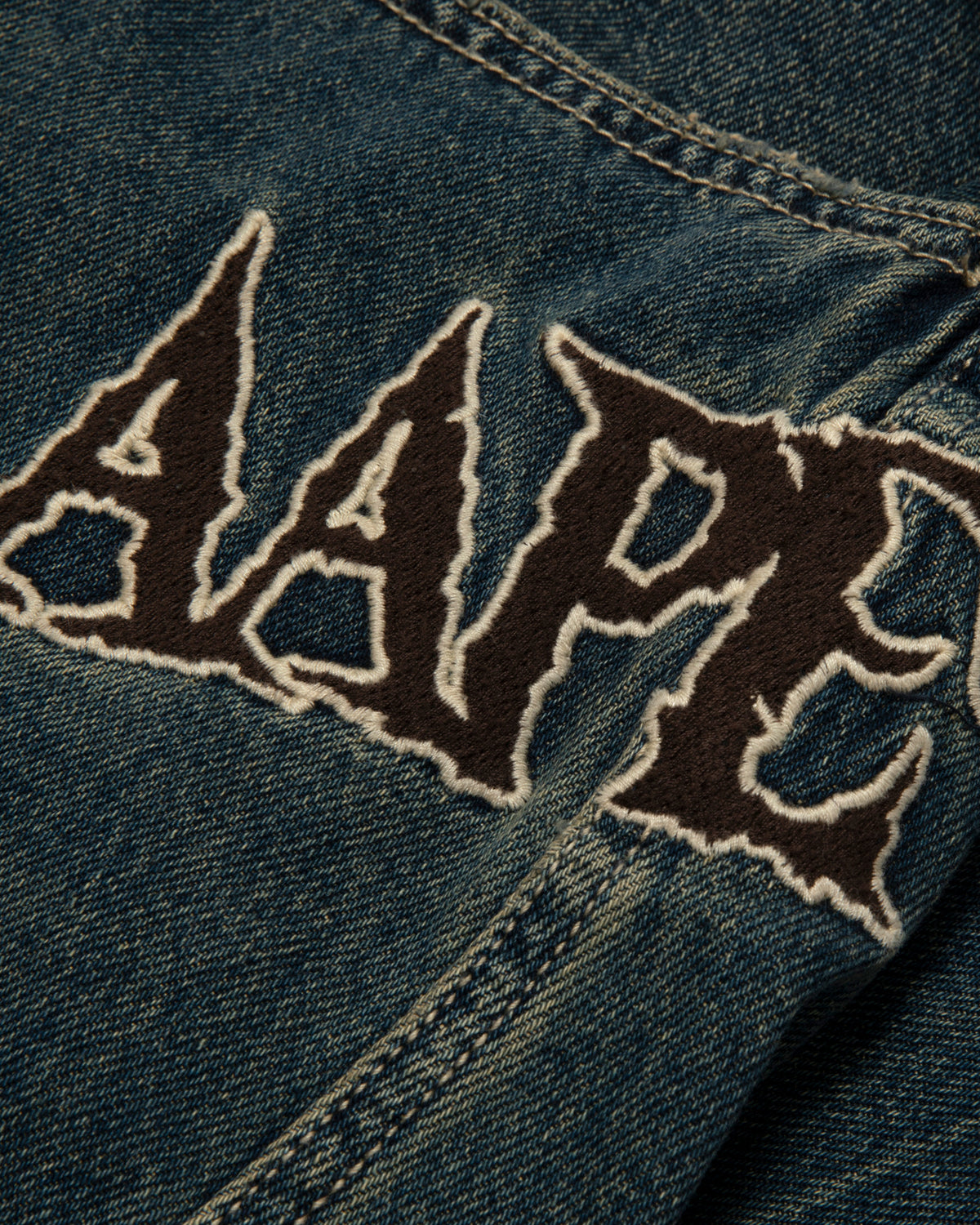 AAPEUNVS 3D Cut Jeans