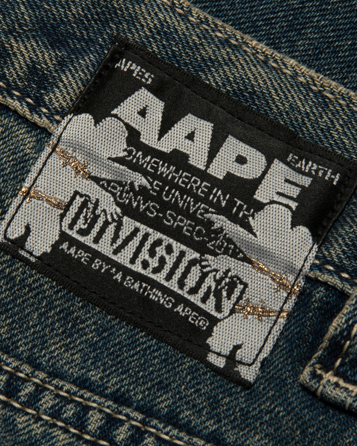 AAPEUNVS 3D Cut Jeans