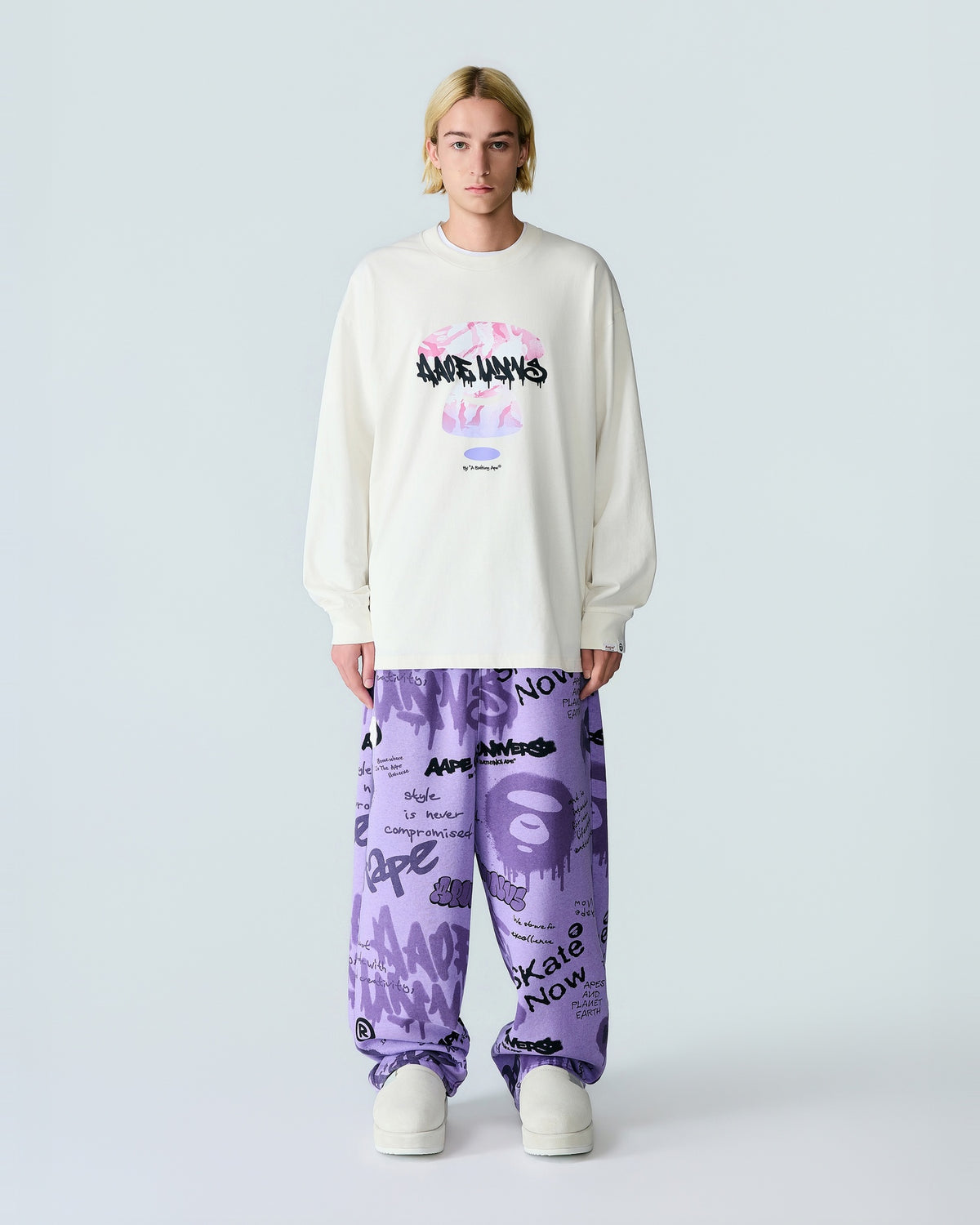 AAPEUNVS moonface graffiti sweatpants