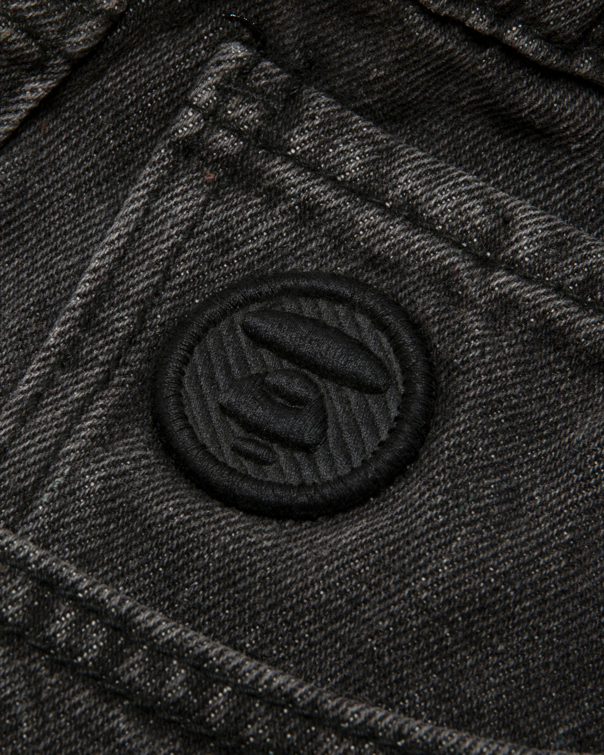 AAPENOW moonface logo denim shorts