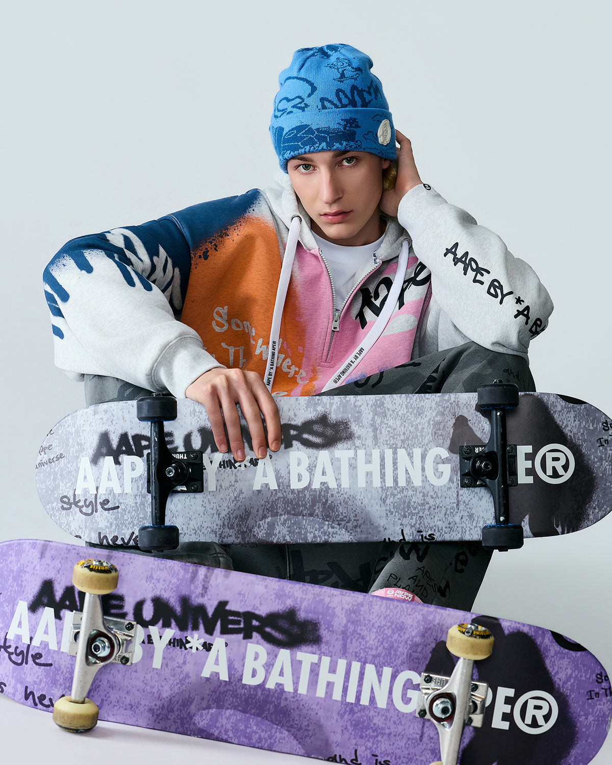 AAPEUNVS Graphic Hoodie