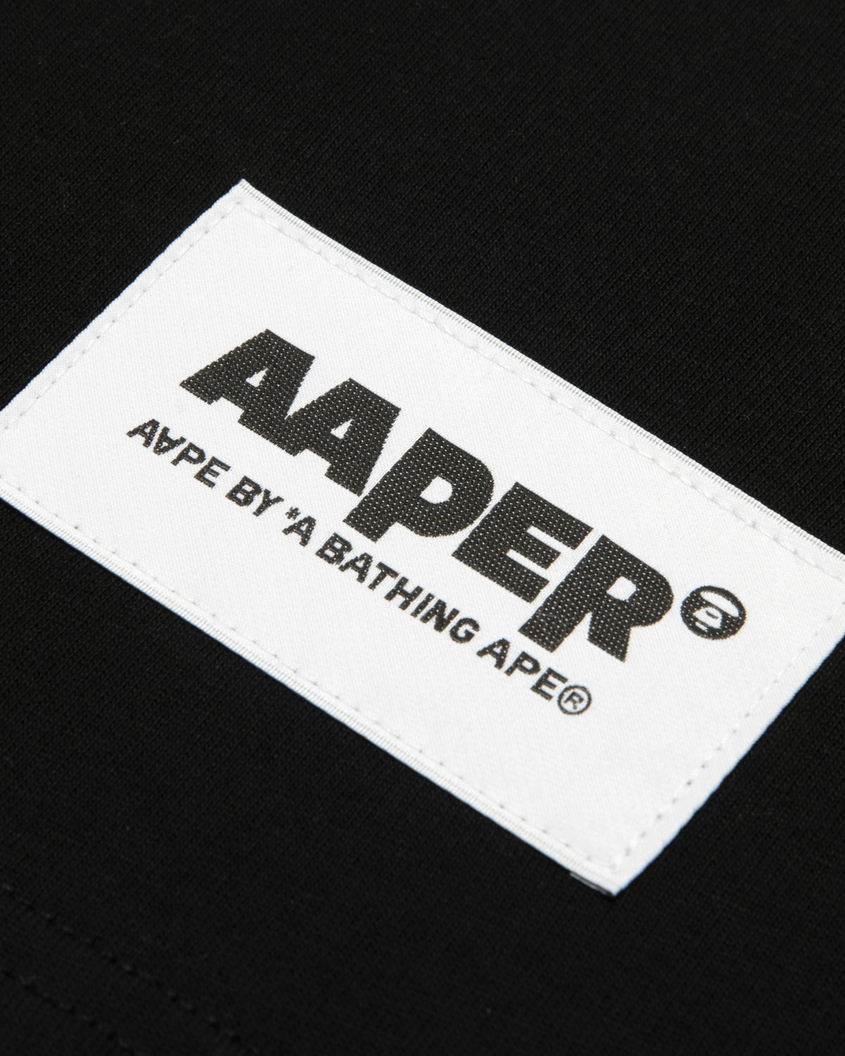AAPEUNVS Graphic Tee