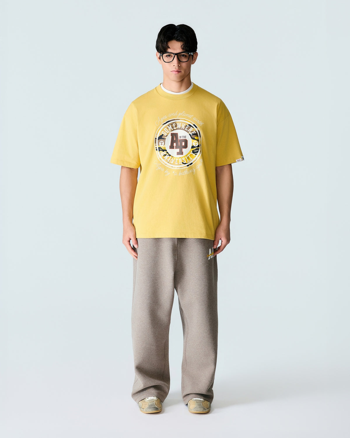 AAPEUNVS Moonface tee